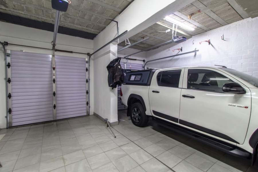 3 Bedroom Property for Sale in West Beach Western Cape